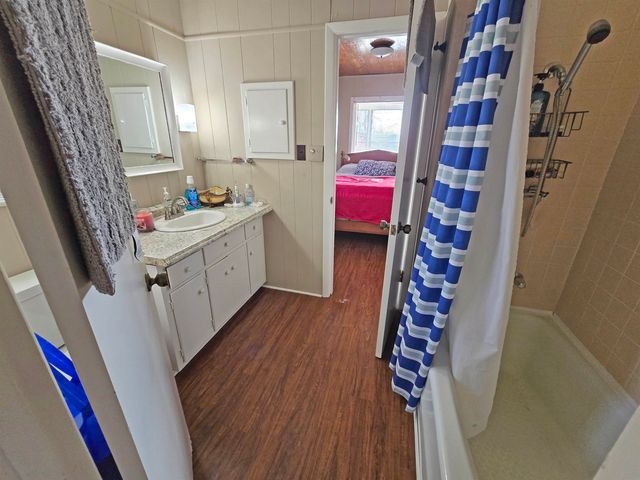 418 LOST CREEK BOAT DOCK RD, Decaturville, TN 38329