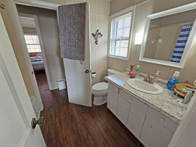 418 LOST CREEK BOAT DOCK RD, Decaturville, TN 38329