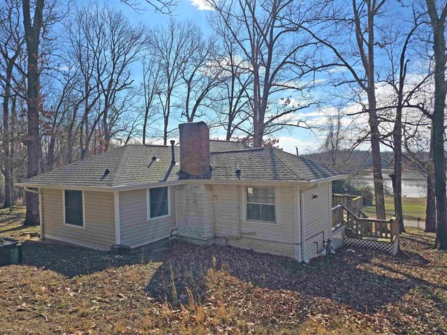 418 LOST CREEK BOAT DOCK RD, Decaturville, TN 38329