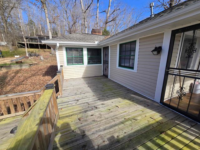 418 LOST CREEK BOAT DOCK RD, Decaturville, TN 38329