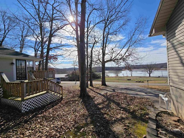 418 LOST CREEK BOAT DOCK RD, Decaturville, TN 38329