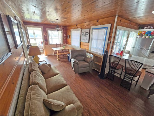 418 LOST CREEK BOAT DOCK RD, Decaturville, TN 38329