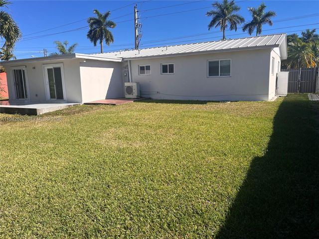 30420 SW 152nd Ave, Homestead, FL 33033