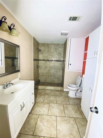 88 Gazebo Street C, Huntsville, TX 77340