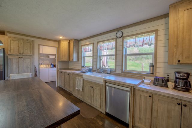 316 Morris Demps Rd, Sparta, TN 38583