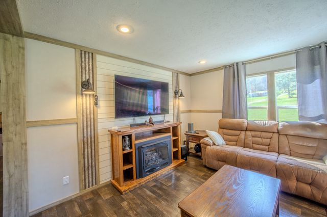 316 Morris Demps Rd, Sparta, TN 38583