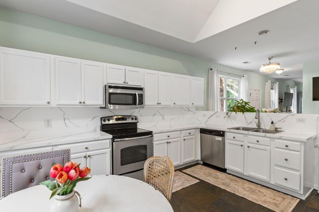 1282 Fenwick Plantation Road, Johns Island, SC 29455