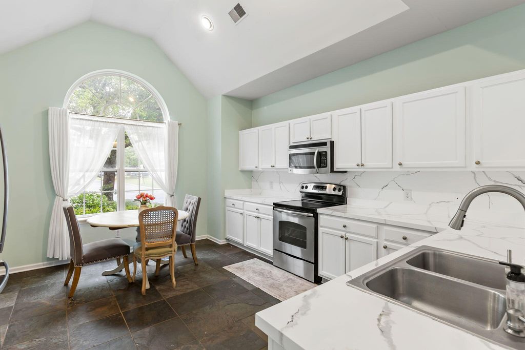 1282 Fenwick Plantation Road, Johns Island, SC 29455