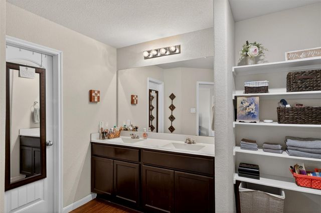 19 Rodeo Bend Drive, Manvel, TX 77578