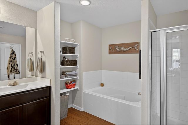 19 Rodeo Bend Drive, Manvel, TX 77578