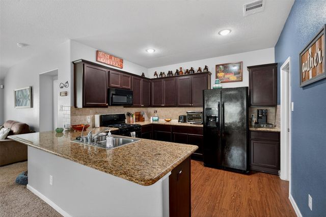 19 Rodeo Bend Drive, Manvel, TX 77578