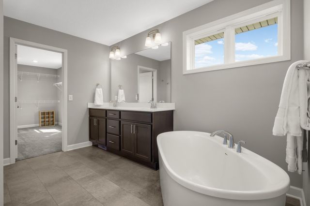 8084 182nd Street W, Lakeville, MN 55044