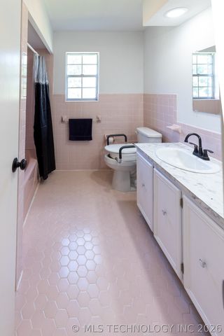 713 W Little Flower, Stigler, OK 74462