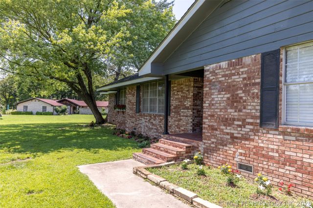 713 W Little Flower, Stigler, OK 74462