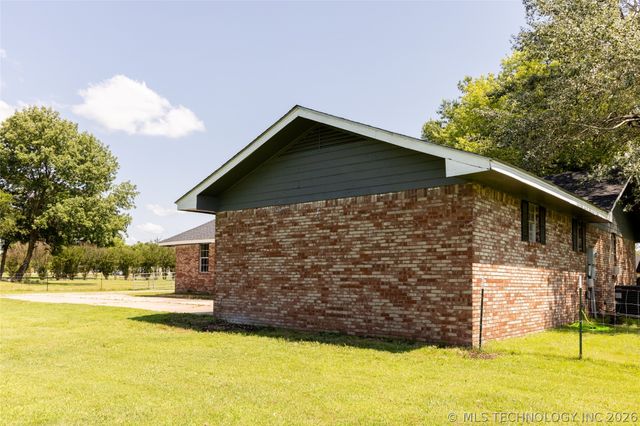 713 W Little Flower, Stigler, OK 74462