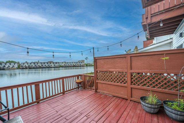 4933 Lake Palmetto Lane, North Charleston, SC 29418