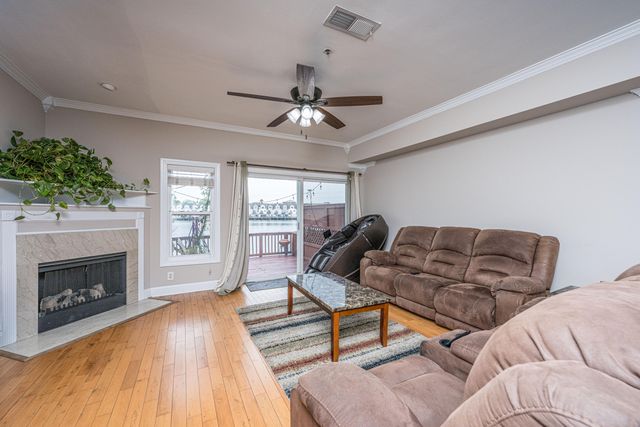 4933 Lake Palmetto Lane, North Charleston, SC 29418