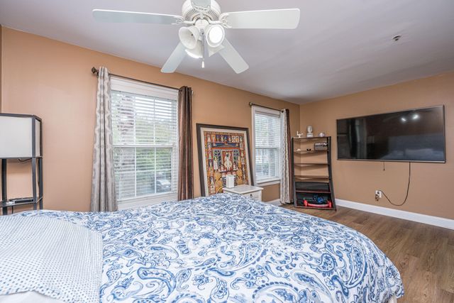 4933 Lake Palmetto Lane, North Charleston, SC 29418