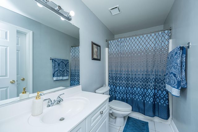 4933 Lake Palmetto Lane, North Charleston, SC 29418