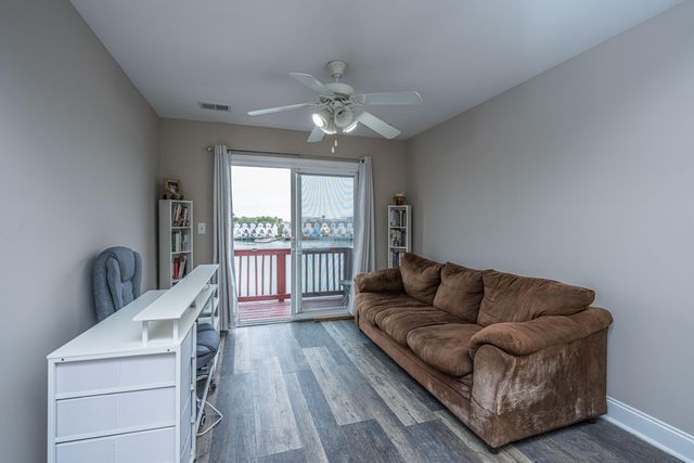 4933 Lake Palmetto Lane, North Charleston, SC 29418