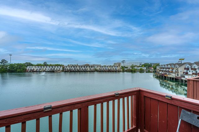 4933 Lake Palmetto Lane, North Charleston, SC 29418