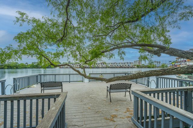 4933 Lake Palmetto Lane, North Charleston, SC 29418