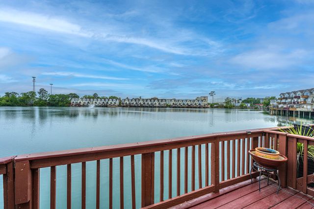 4933 Lake Palmetto Lane, North Charleston, SC 29418