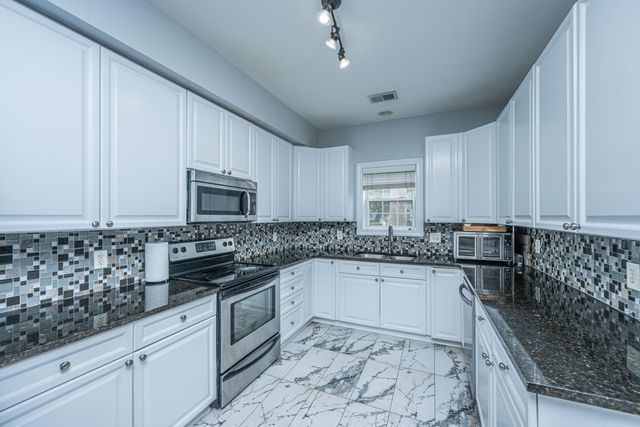 4933 Lake Palmetto Lane, North Charleston, SC 29418