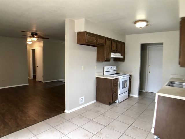 1013 Mercury Circle, Edmond, OK 73003