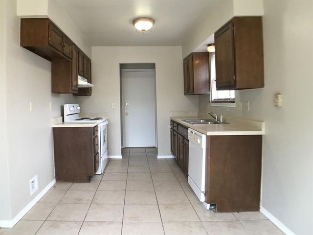 1013 Mercury Circle, Edmond, OK 73003