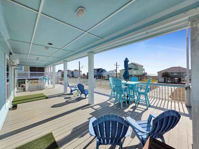 353 Atkinson Street, Crystal Beach, TX 77650