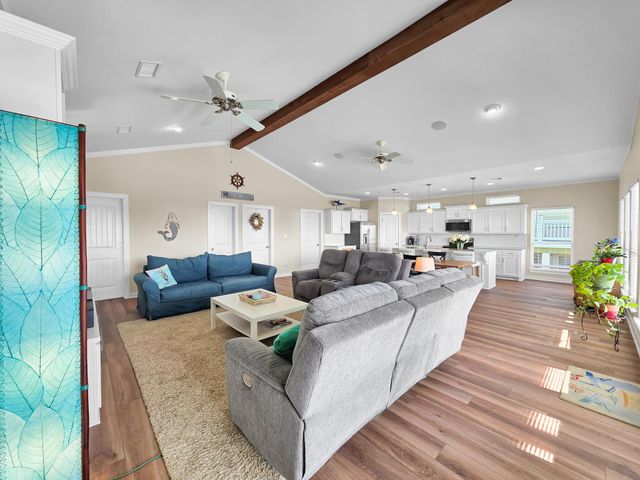 353 Atkinson Street, Crystal Beach, TX 77650