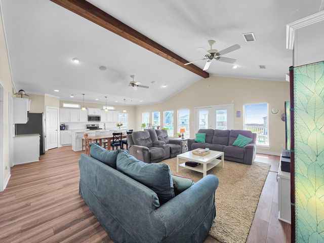 353 Atkinson Street, Crystal Beach, TX 77650