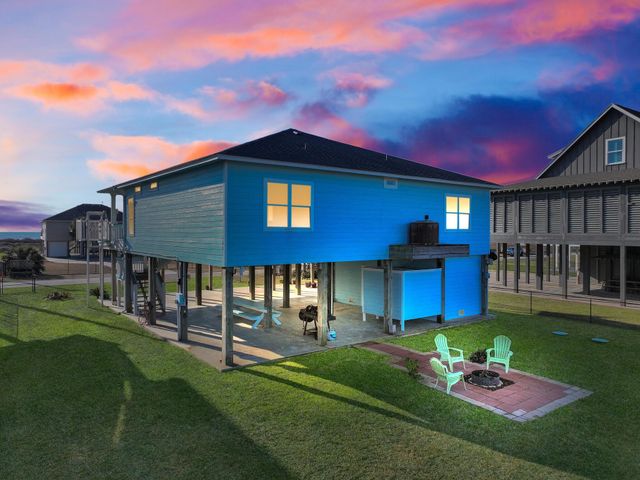 353 Atkinson Street, Crystal Beach, TX 77650