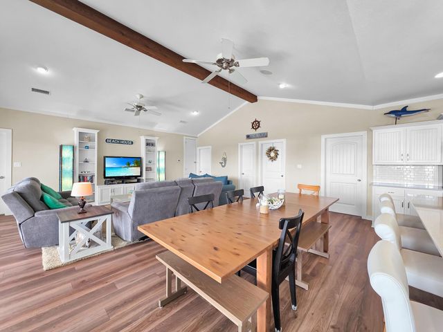 353 Atkinson Street, Crystal Beach, TX 77650