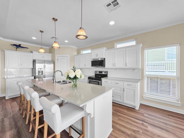 353 Atkinson Street, Crystal Beach, TX 77650