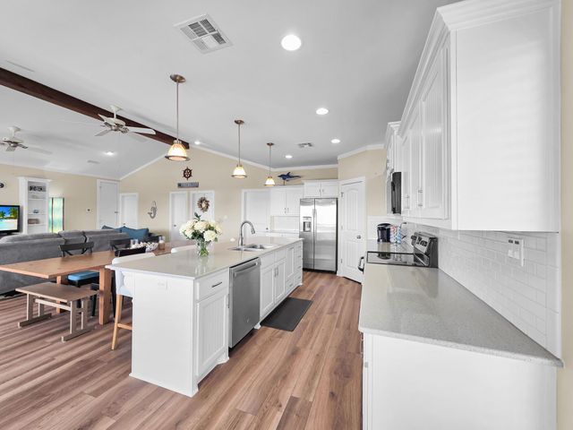 353 Atkinson Street, Crystal Beach, TX 77650