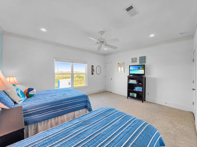 353 Atkinson Street, Crystal Beach, TX 77650