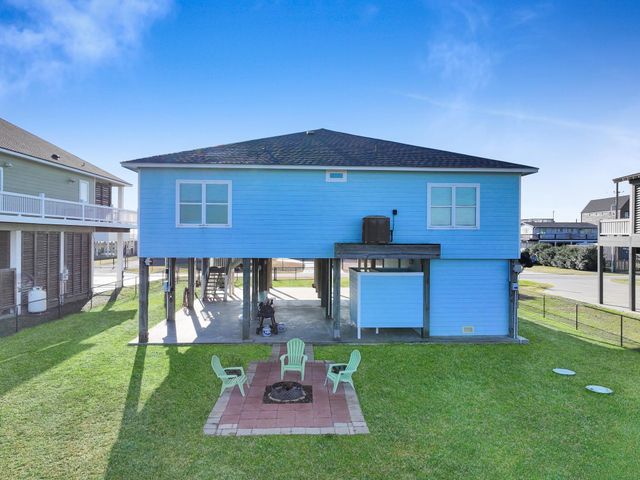 353 Atkinson Street, Crystal Beach, TX 77650