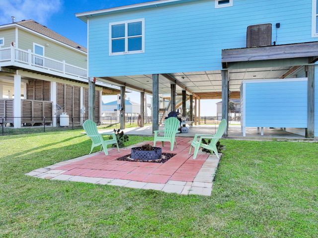 353 Atkinson Street, Crystal Beach, TX 77650