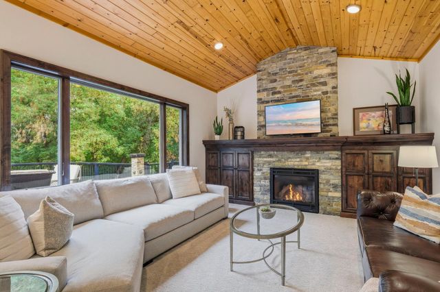 2580 Brinkhaus Street, Chaska, MN 55318