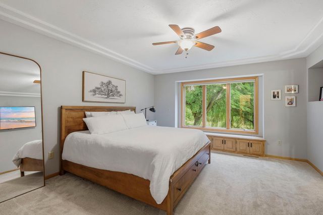 2580 Brinkhaus Street, Chaska, MN 55318