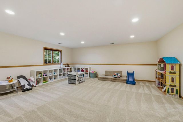 2580 Brinkhaus Street, Chaska, MN 55318