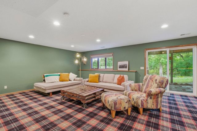 2580 Brinkhaus Street, Chaska, MN 55318
