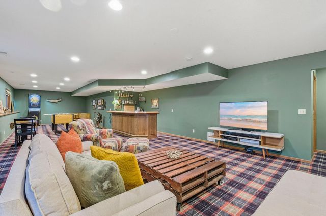 2580 Brinkhaus Street, Chaska, MN 55318