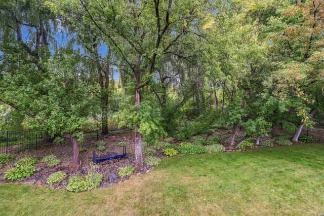 2580 Brinkhaus Street, Chaska, MN 55318