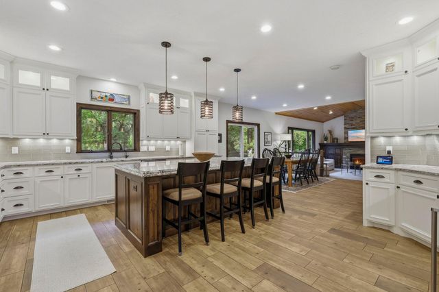 2580 Brinkhaus Street, Chaska, MN 55318
