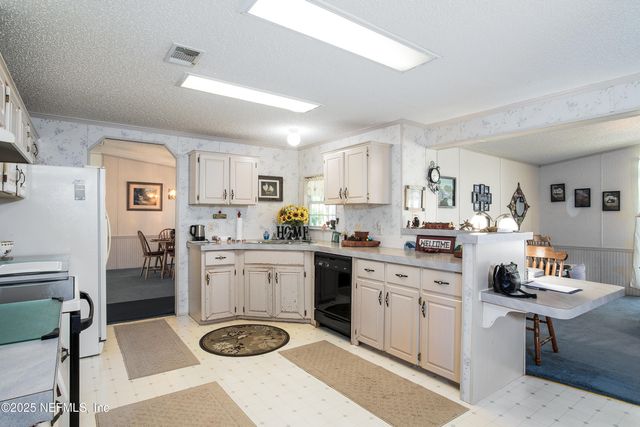 231 KNIGHT BOXX Road, Middleburg, FL 32068