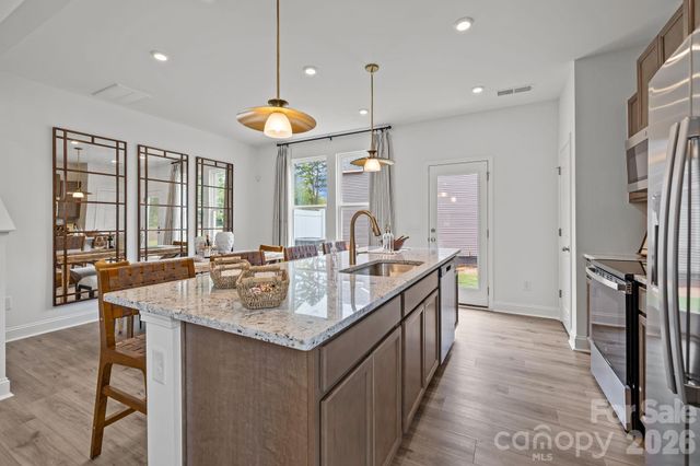 7635 Ethora Way, Charlotte, NC 28216