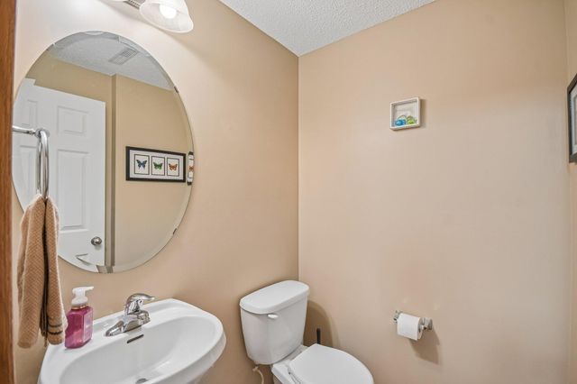 1602 Woodlynn Avenue 2, Maplewood, MN 55109